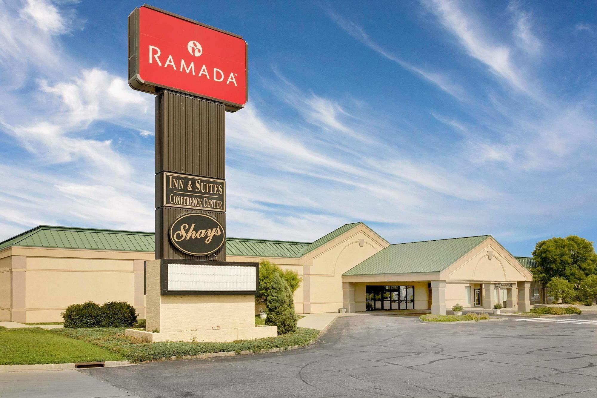 Ramada By Wyndham Mitchell Hotel & Conference Center Exterior photo
